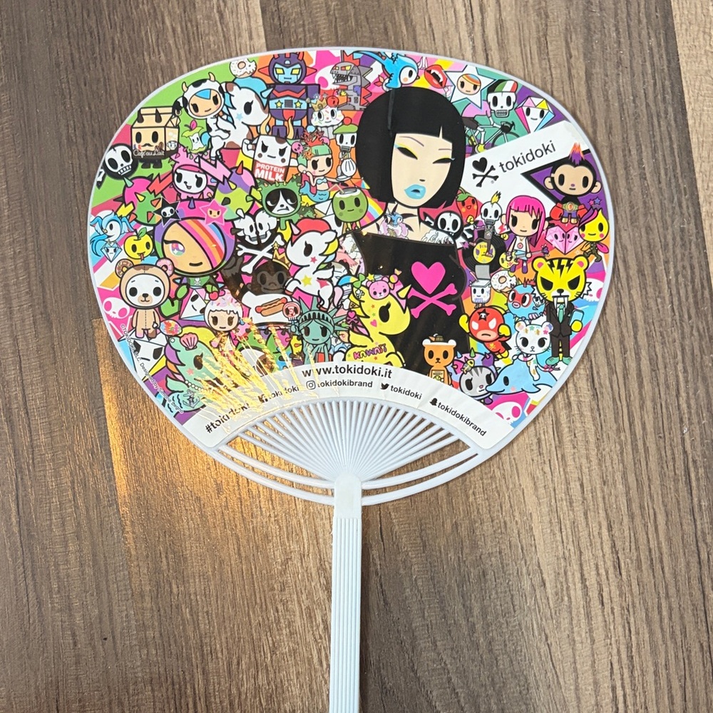 Tokidoki Vibrant Character Fan - Multicolor